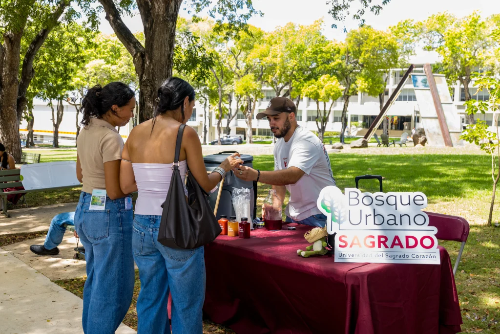 Mercado de estudiantes emprendedores - Día del Árbol 2026