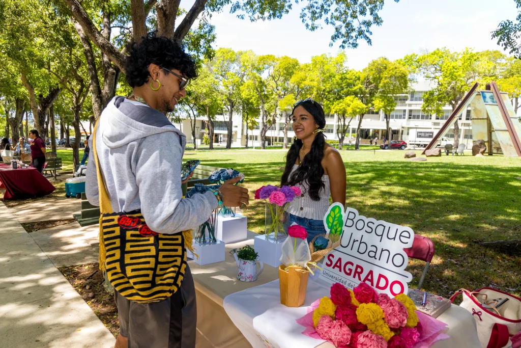 Mercado de estudiantes emprendedores - Día del Árbol 2026