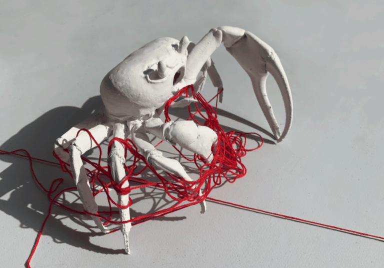 La exhibición de "ATOLÓN" se compone de siete piezas.