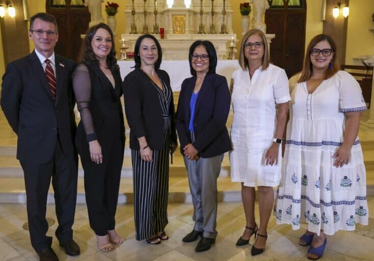 Cuatro-profesoras-Sagradenas-ascienden-en-rango-este-ano-2023-2024