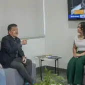 Dr. Dennis Román Roa, decano de la Escuela de Negocios