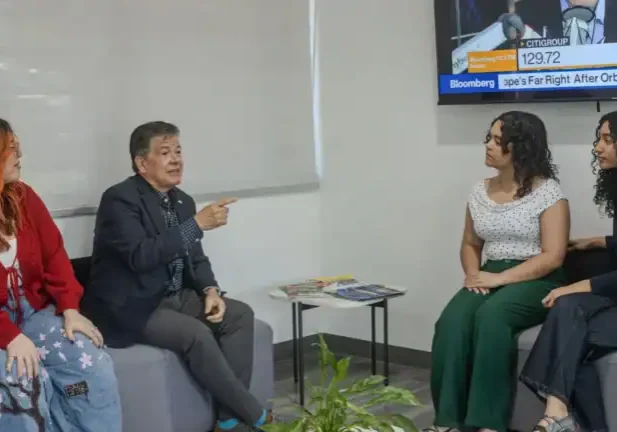 Dr. Dennis Román Roa, decano de la Escuela de Negocios