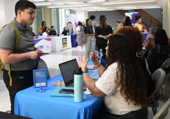 Feria-de-Empleos-en-la-Universidad-del-Sagrado-Corazon-1