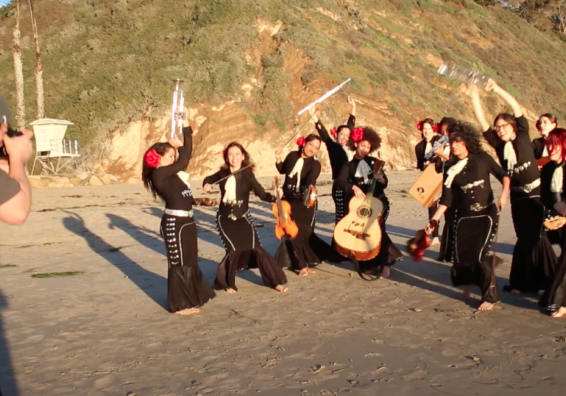 Mariachis con Pantalones