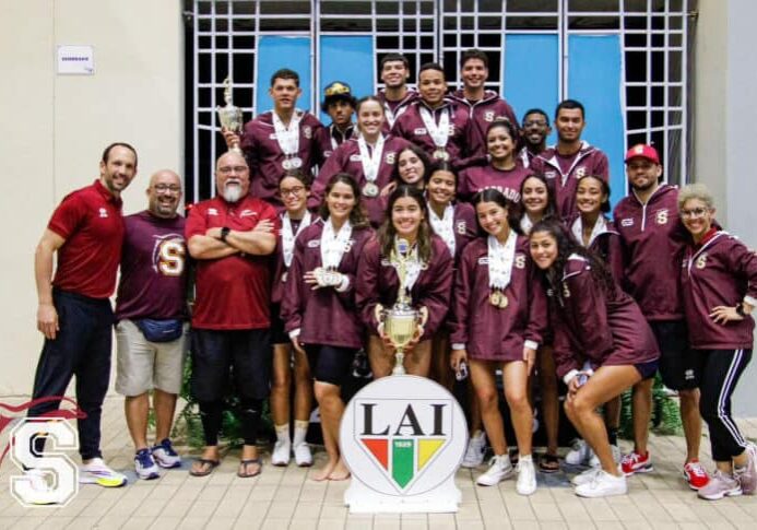Las-Delfines-de-Sagrado-ganan-el-campeonato-de-natacion-en-piscina-corta-de-la-LAI