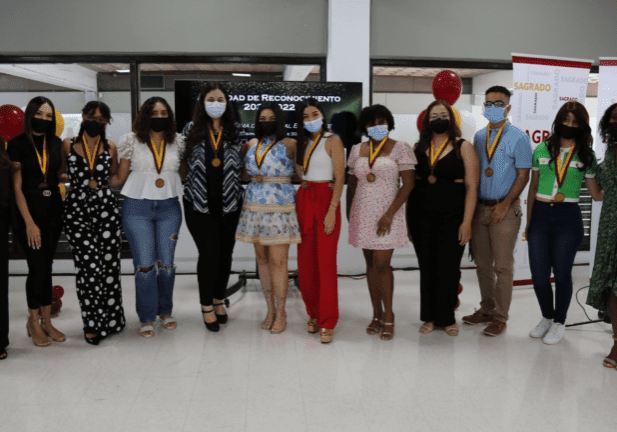 PAE-reconoce-el-esfuerzo-académico-y-personal-de-60-sagradeños