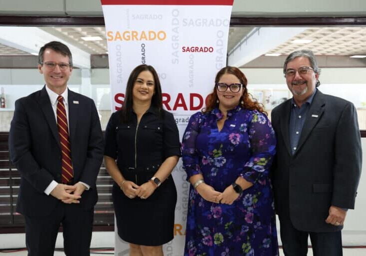 Sagrado-reune-a-benefactores-y-beneficiarios-de-becas-institucionales