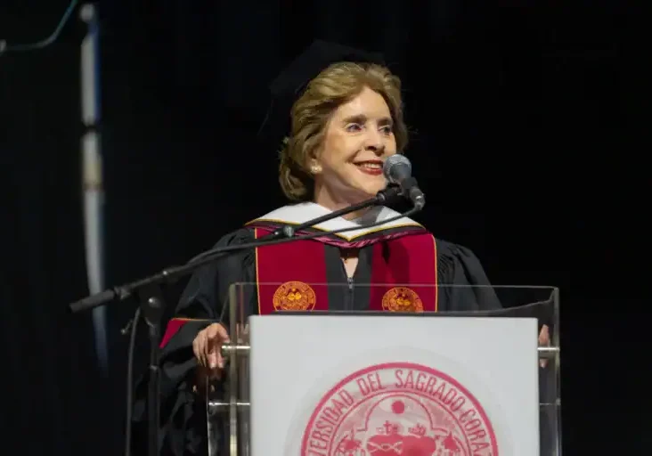 Sila María Calderón Serra recibió el doctorado honoris causa en Humanidades por su trayectoria de servicio en Puerto Rico