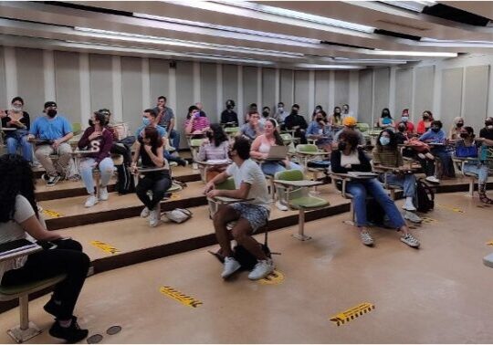 Variada oferta de investigación en STEM para la comunidad de Sagrado