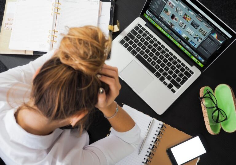 design-desk-display-eyewear-313690